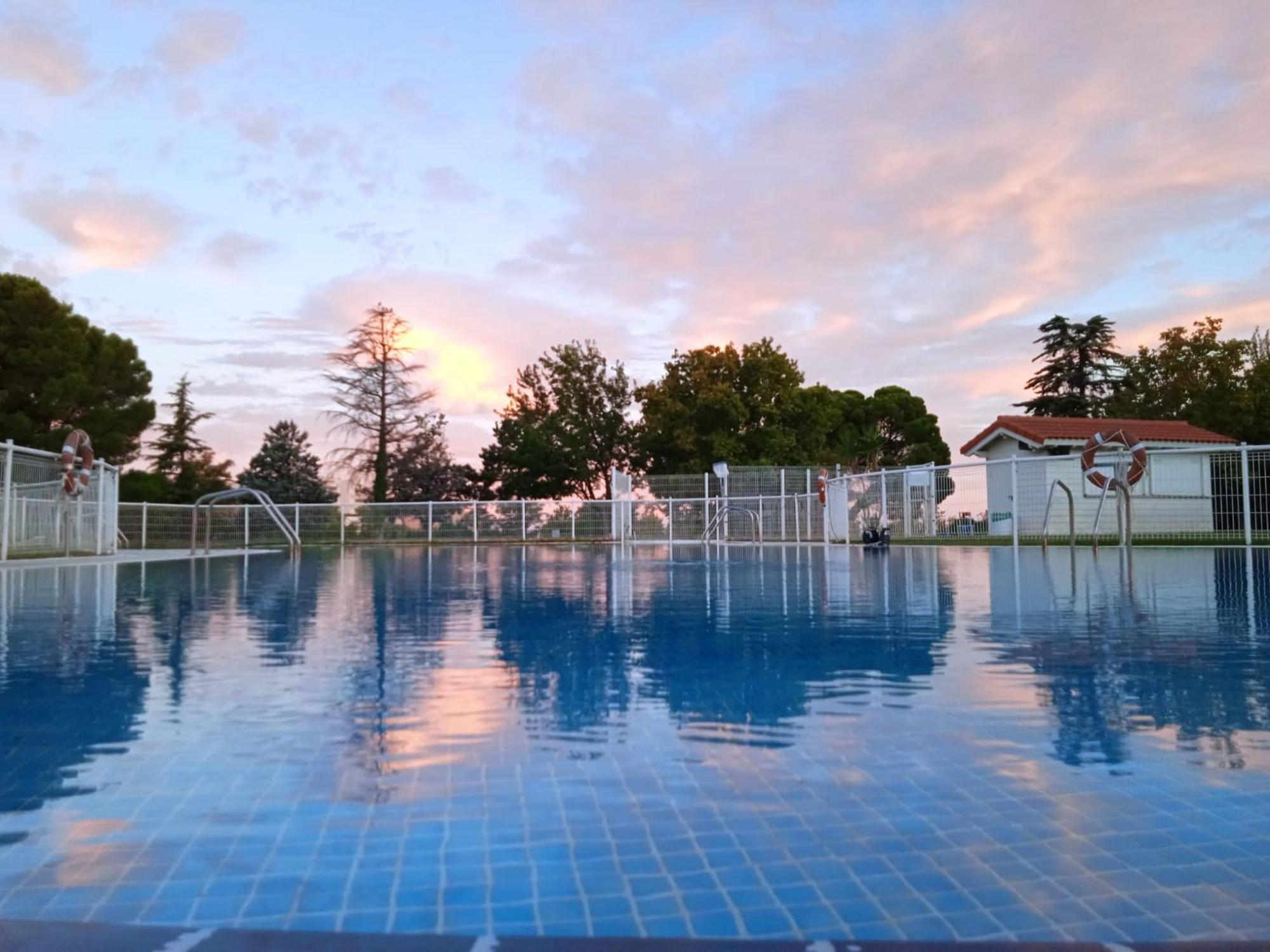 Albergue Zaragoza Camping Ngoại thất bức ảnh