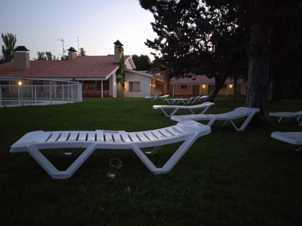 Albergue Zaragoza Camping Ngoại thất bức ảnh