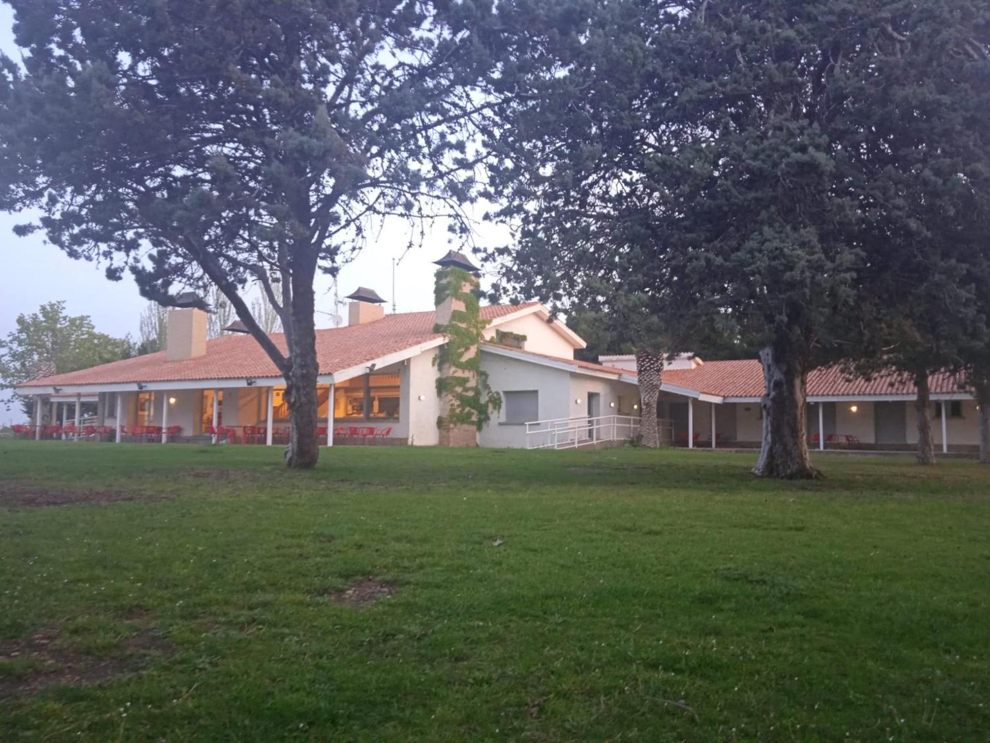 Albergue Zaragoza Camping Ngoại thất bức ảnh